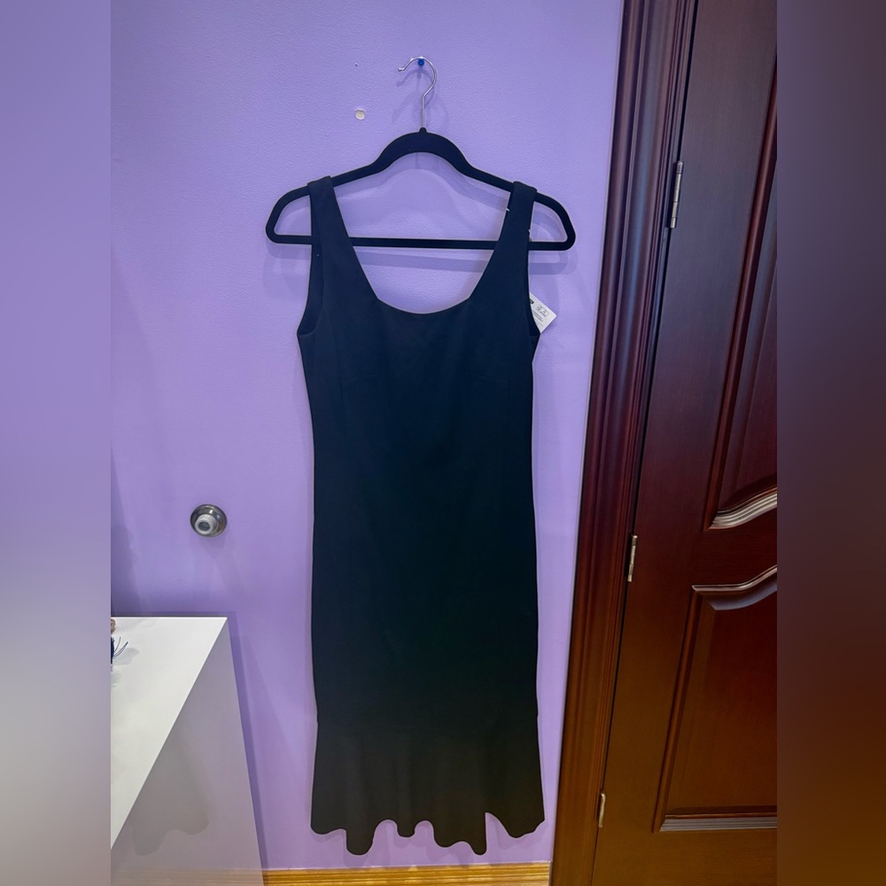 Chic Black Sleeveless Midi Dress